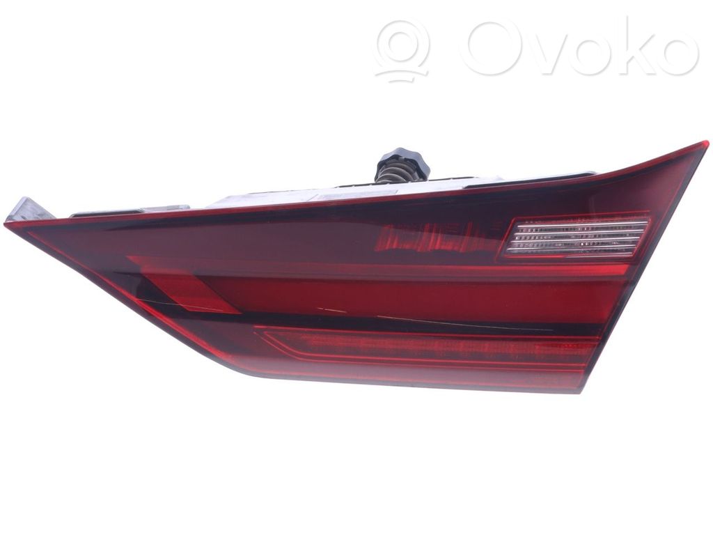 BMW 1 F40 Lampă spate în capacul portbagajului 