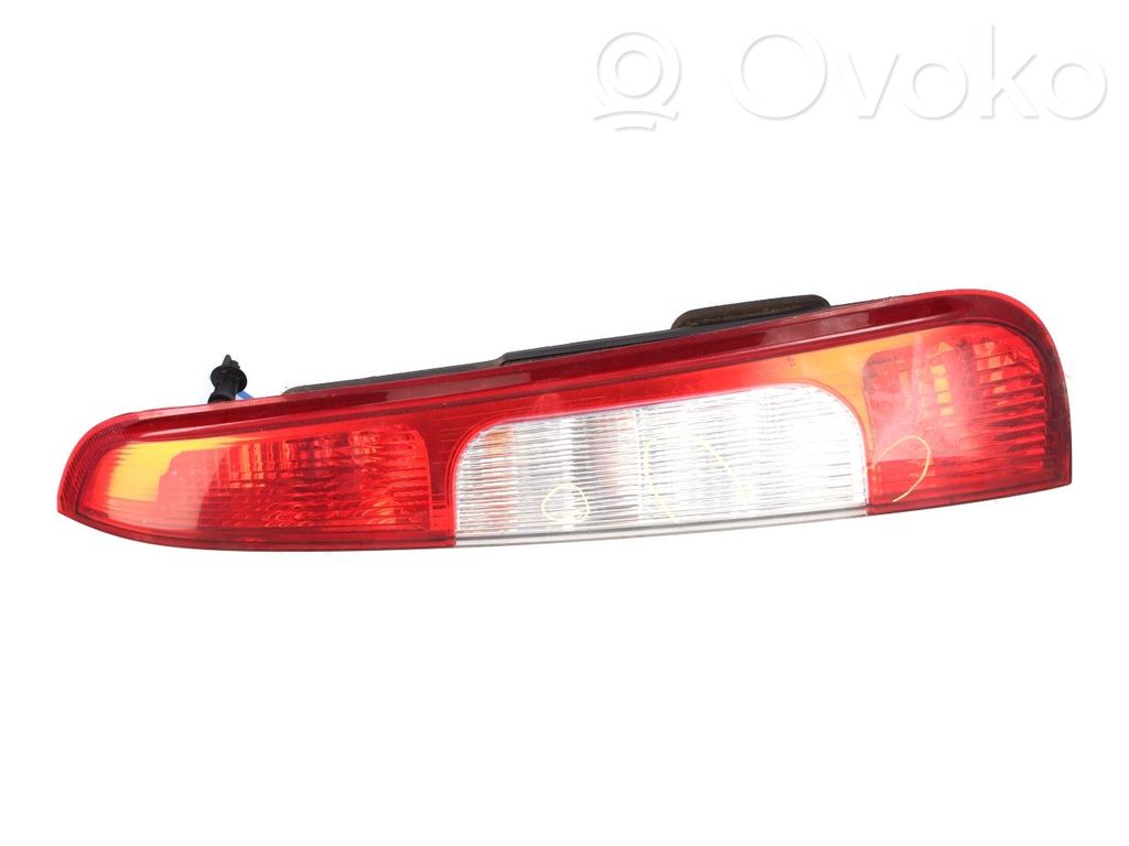 Ford Focus C-MAX Aizmugurējais lukturis virsbūvē 
