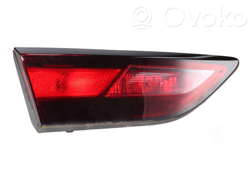 Opel Astra K Feux arrière sur hayon