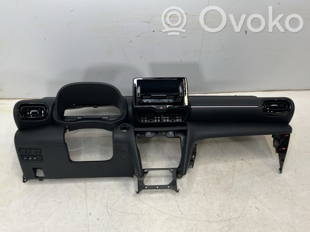 Toyota Yaris Cross Panel de instrumentos 
