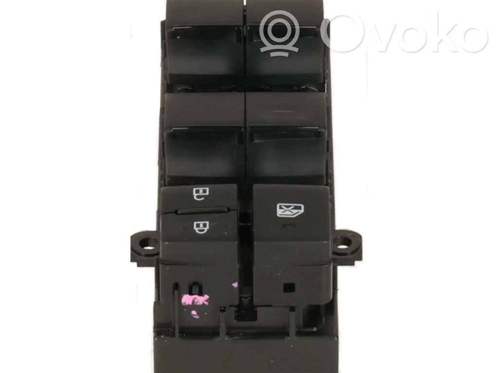 Toyota Yaris Cross Electric window control switch 