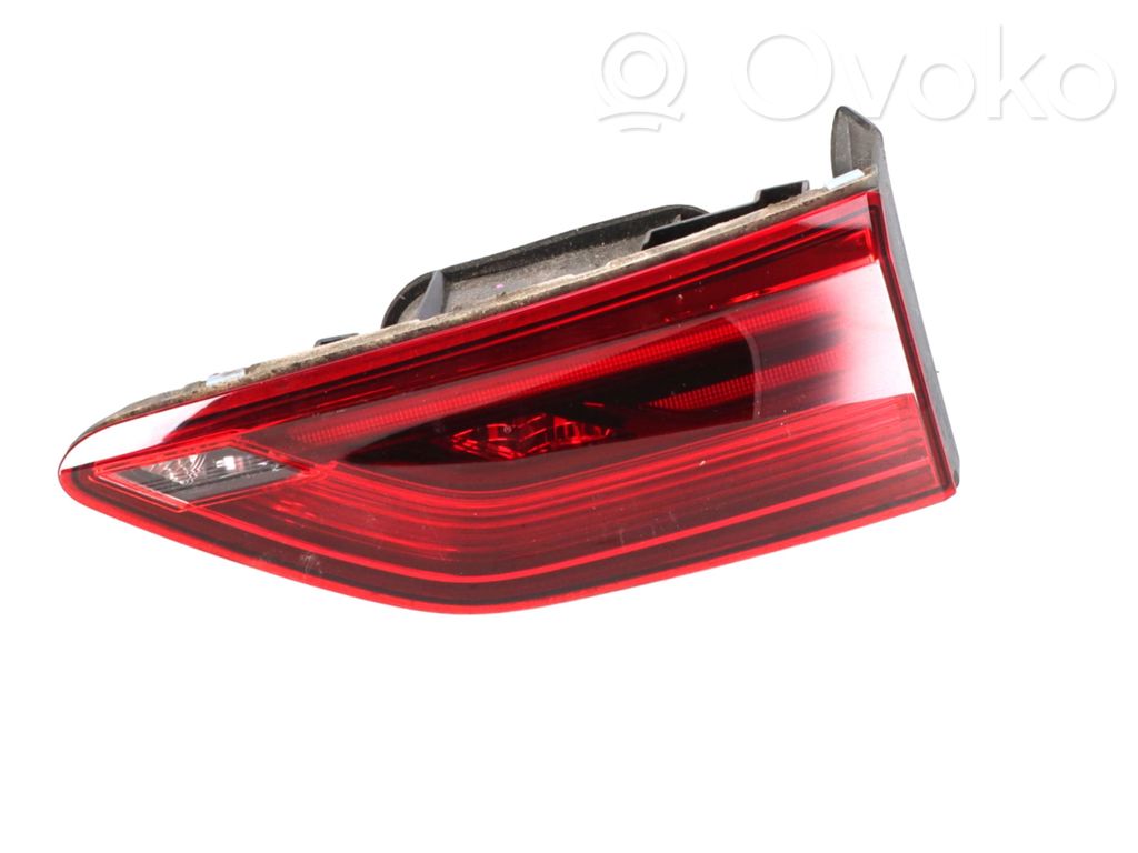 Volkswagen Golf VIII Luci posteriori del portellone del bagagliaio 
