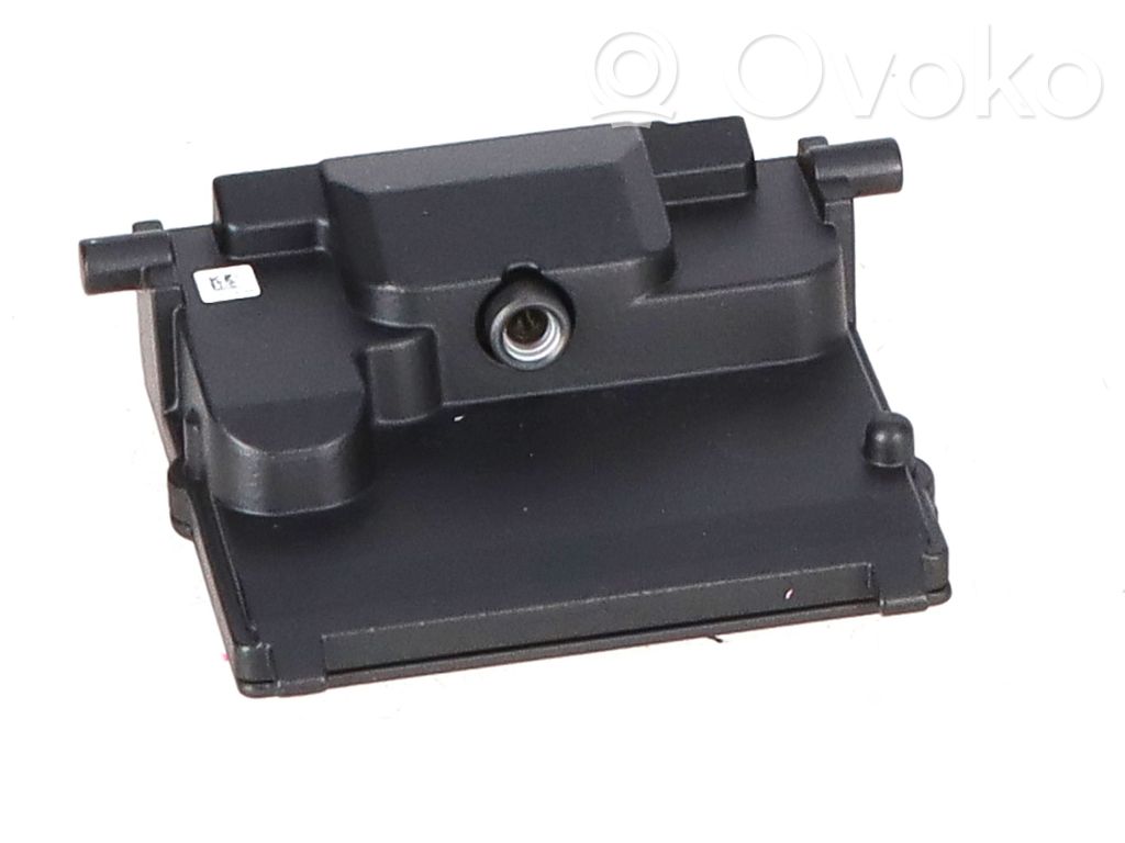 Windshield/windscreen camera   2826928