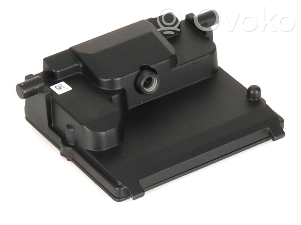 Windshield/windscreen camera   2826928