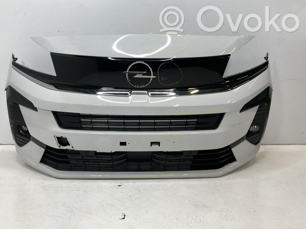 Opel Vivaro Parachoques delantero
