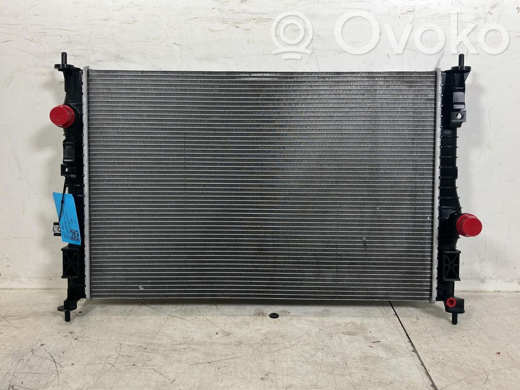 Opel Vivaro Radiatore di raffreddamento