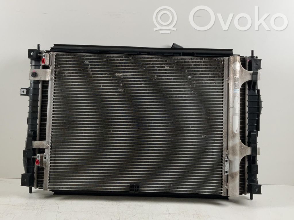 Opel Vivaro Set del radiatore