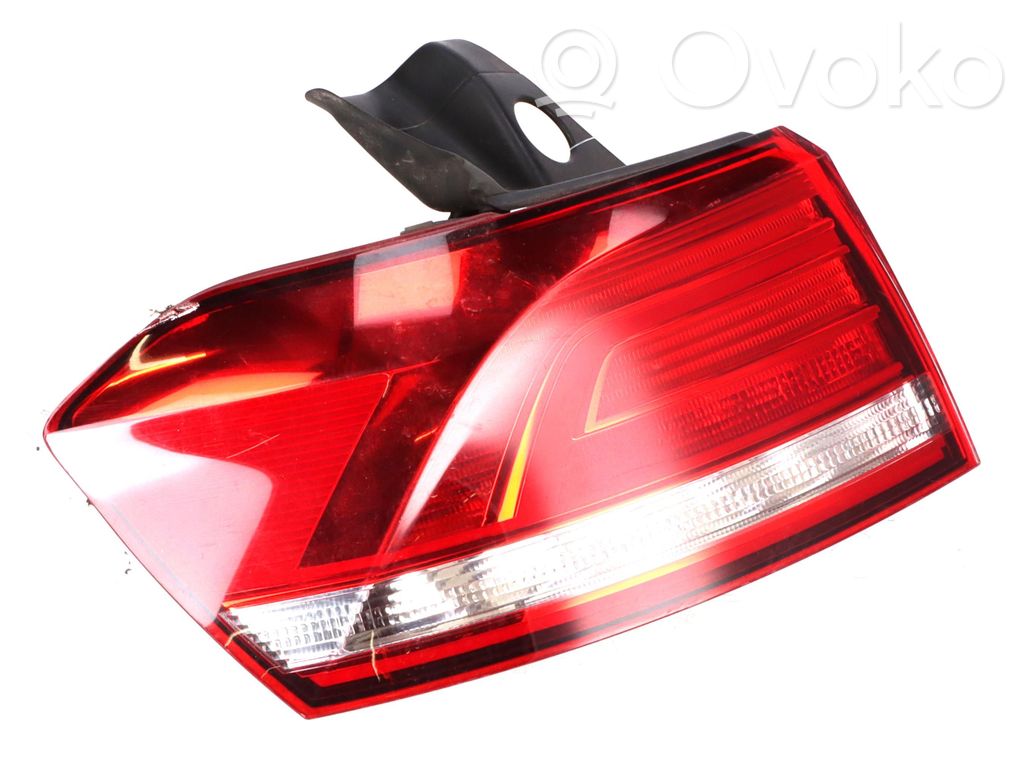 Volkswagen PASSAT B8 Lampa tylna
