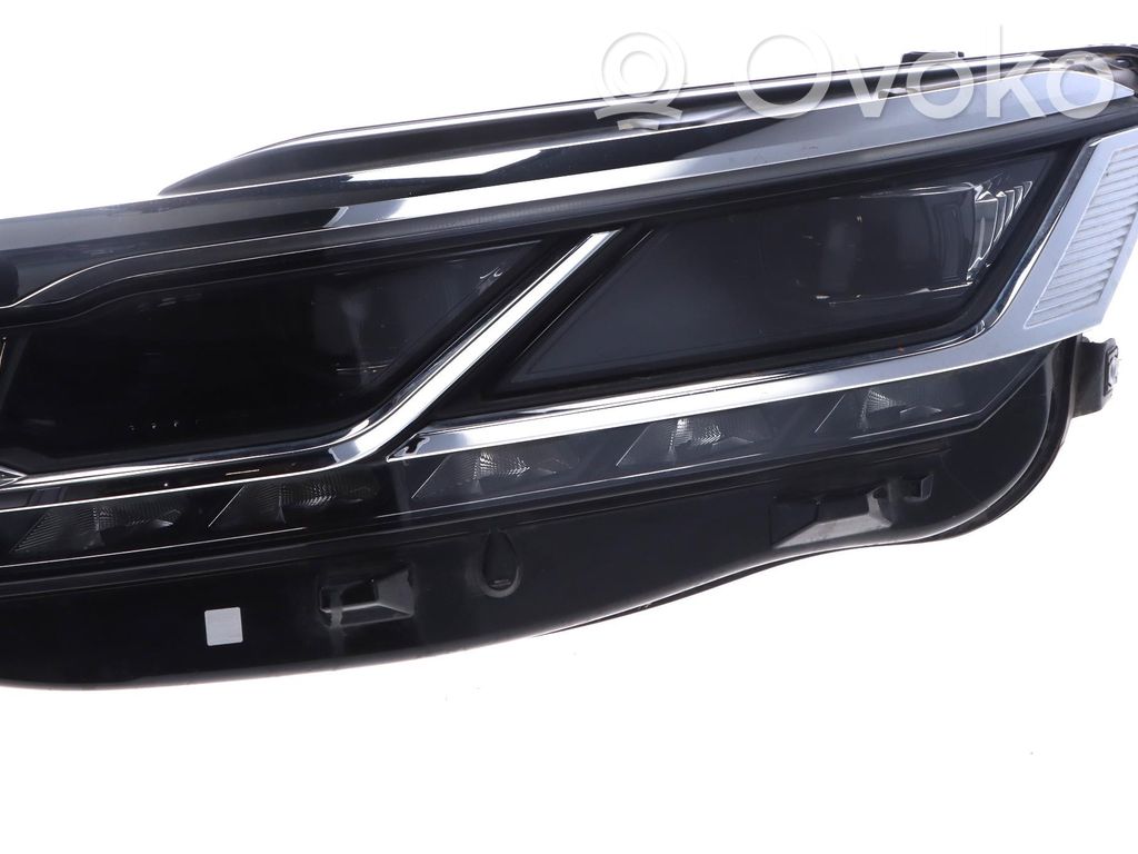 Volkswagen Touareg III Scheinwerfer 
