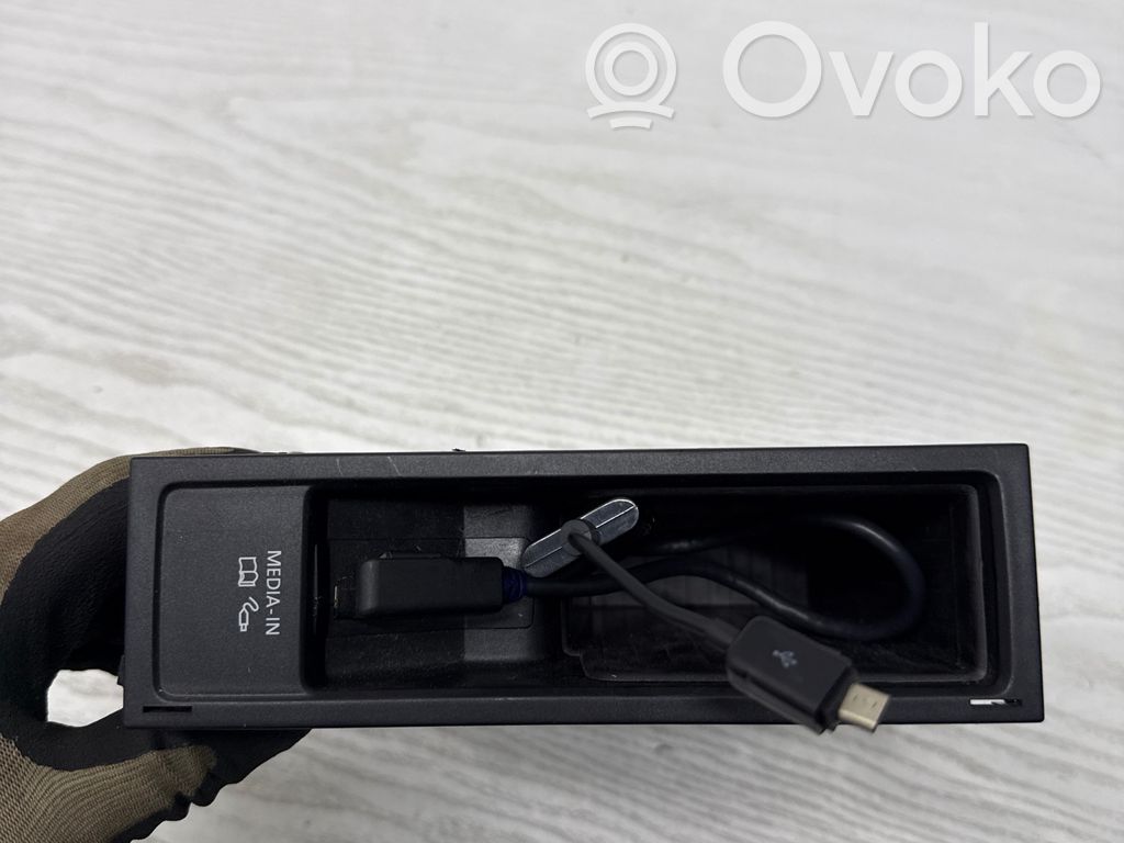 Volkswagen Golf VI Unitate control USB 
