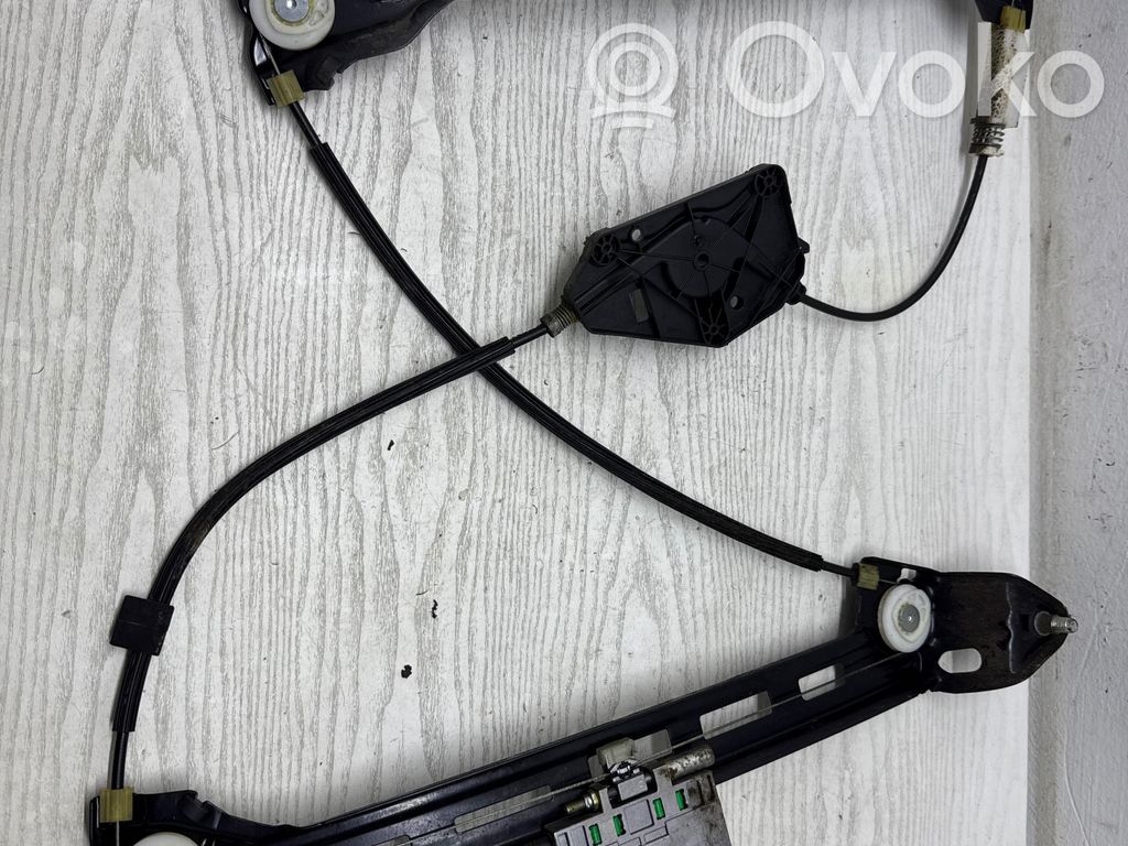 Volkswagen PASSAT CC Mechanizm podnoszenia szyby przedniej bez silnika 