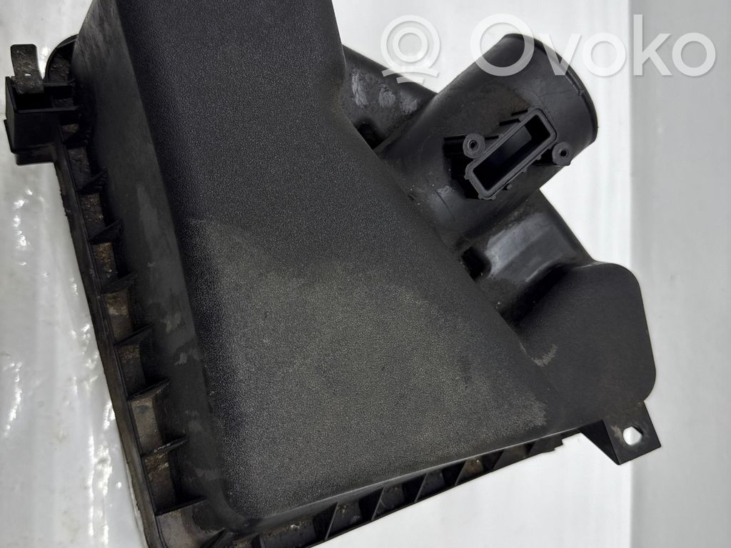Toyota Auris E180 Luftfilterkasten 