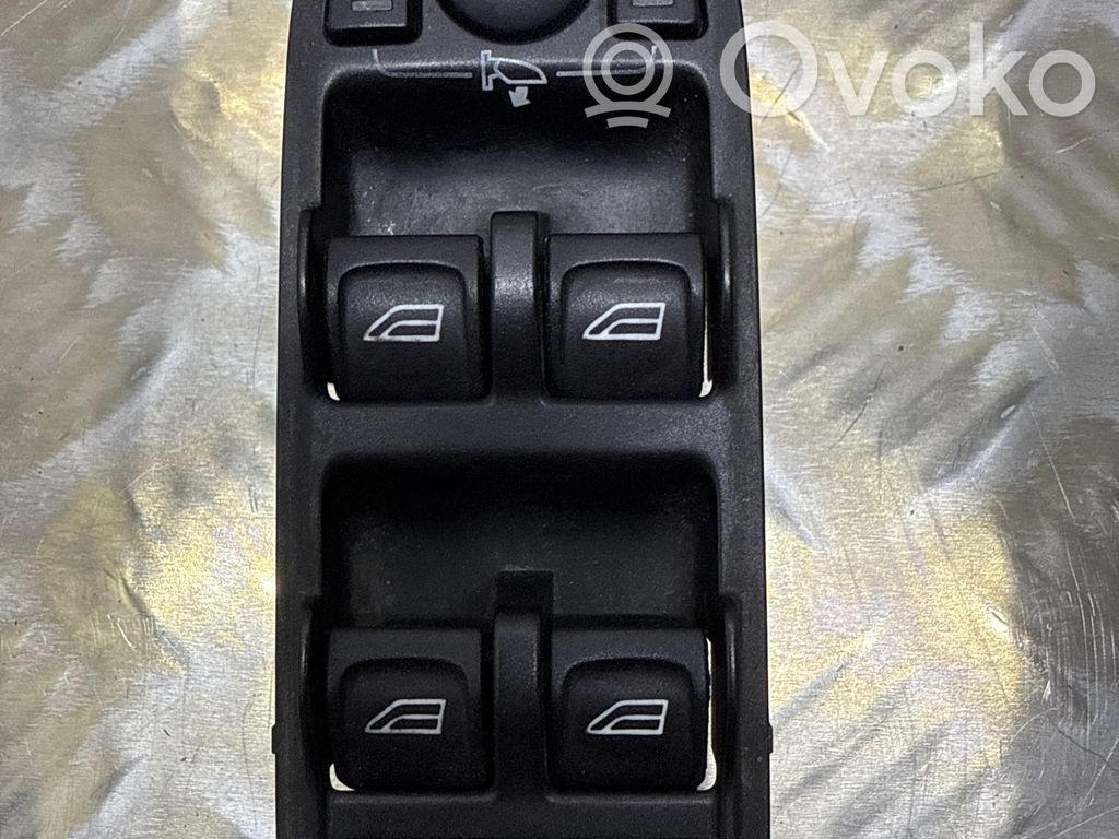 Volvo XC60 Electric window control switch 