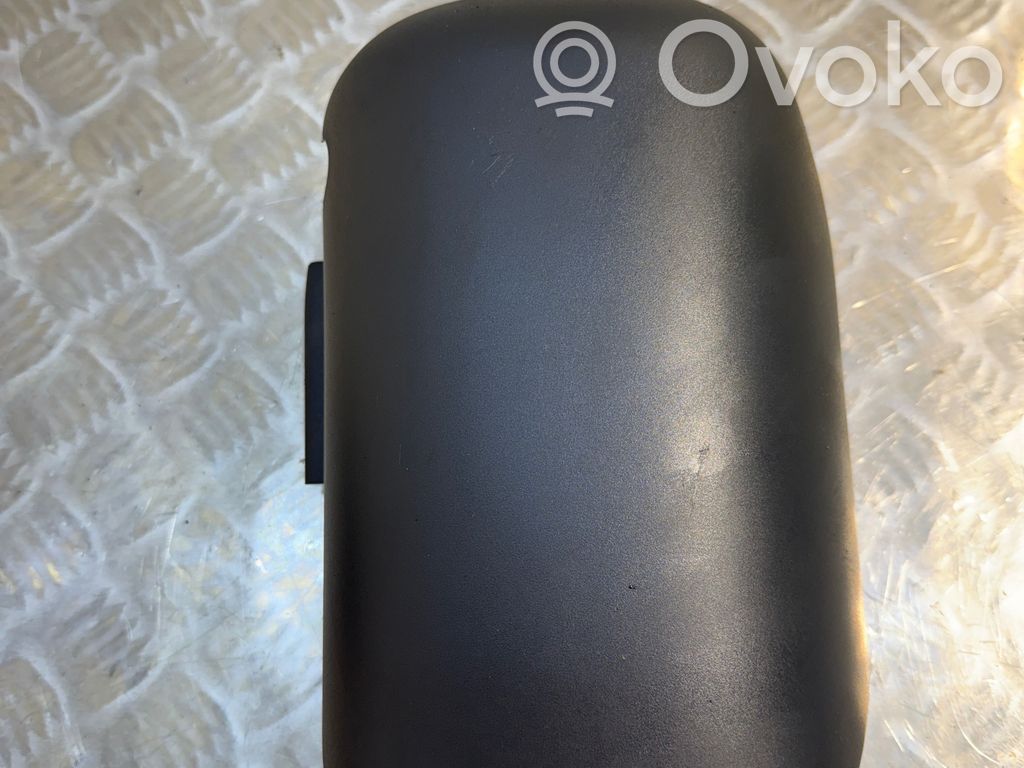 BMW 5 E60 E61 Kita variklio skyriaus detalė 