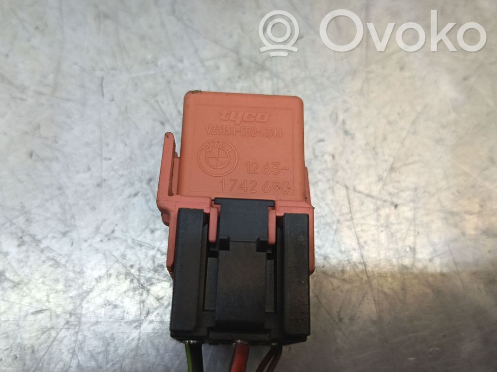 BMW 5 E60 E61 Other relay 