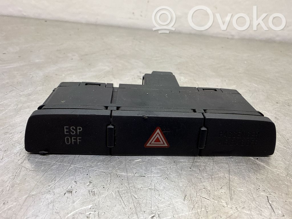 Audi Q7 4L Botón interruptor de luz de peligro 