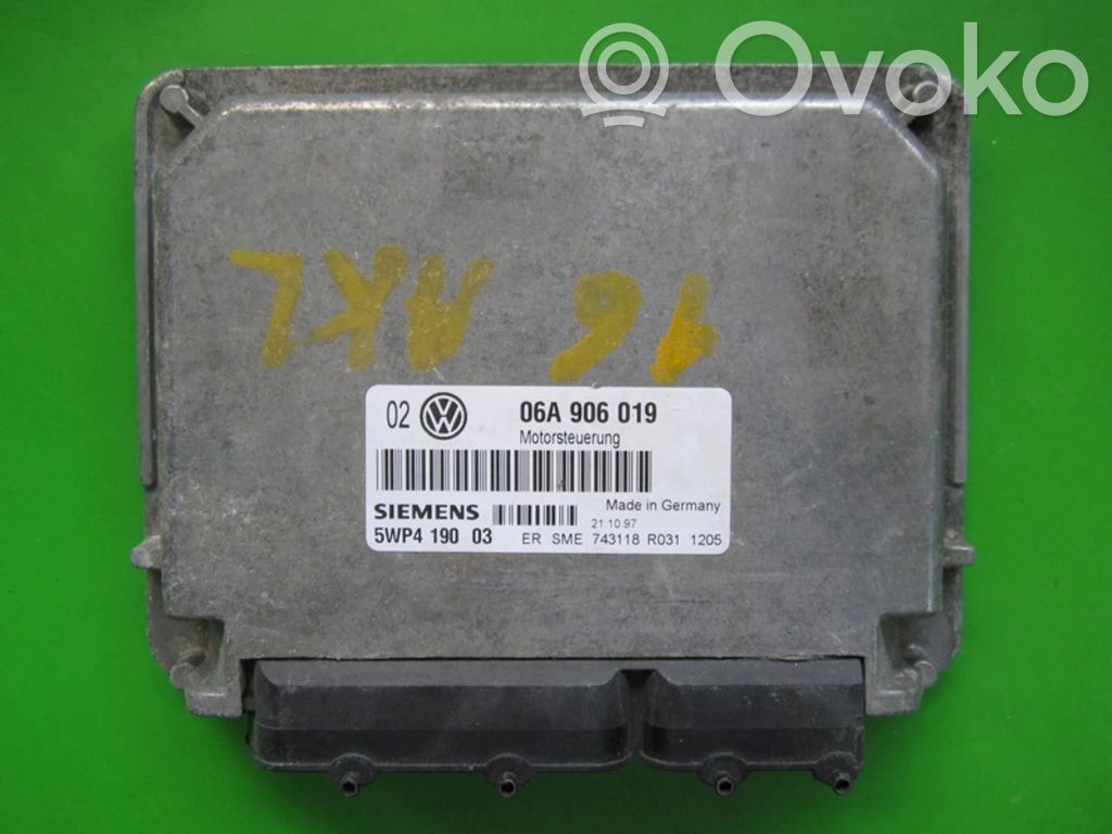 Engine control unit/module ECU   06A906019,5WP4190