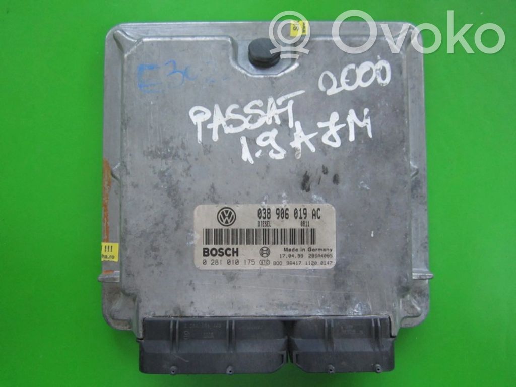 Volkswagen PASSAT B5 Engine control unit/module ECU 