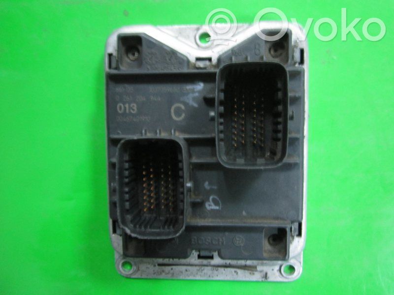 Komputer / Sterownik ECU silnika   467401910,0261204944