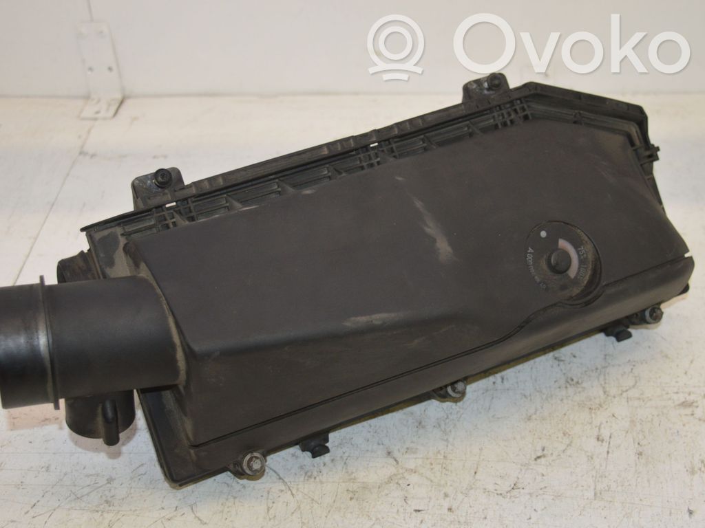 Obudowa filtra powietrza   A0000945568,A6110901601,A6110902301