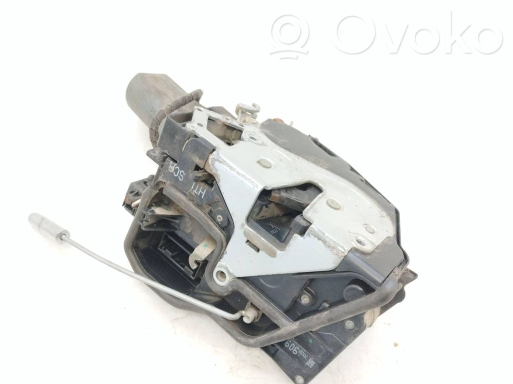BMW 7 E65 E66 Aizmugurē slēdzene 