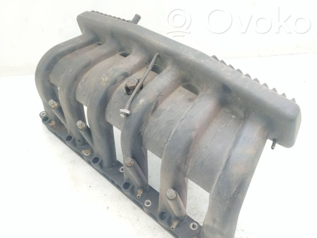 BMW 5 E39 Intake manifold 