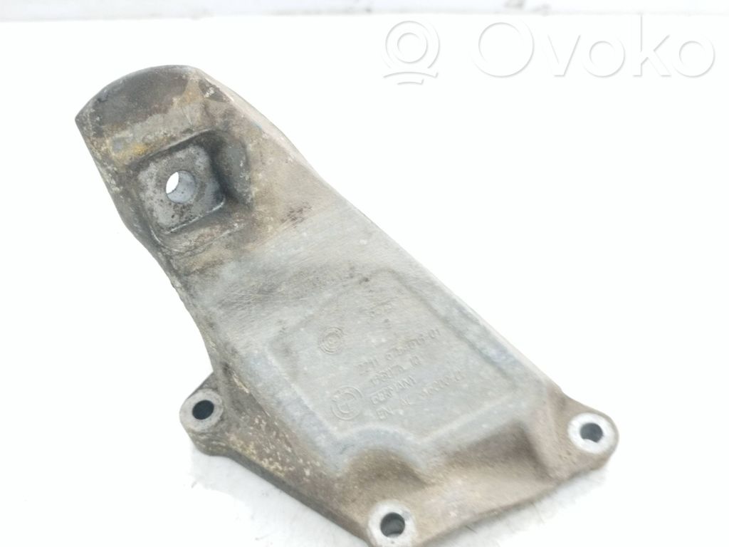 BMW 7 E65 E66 Engine mounting bracket 