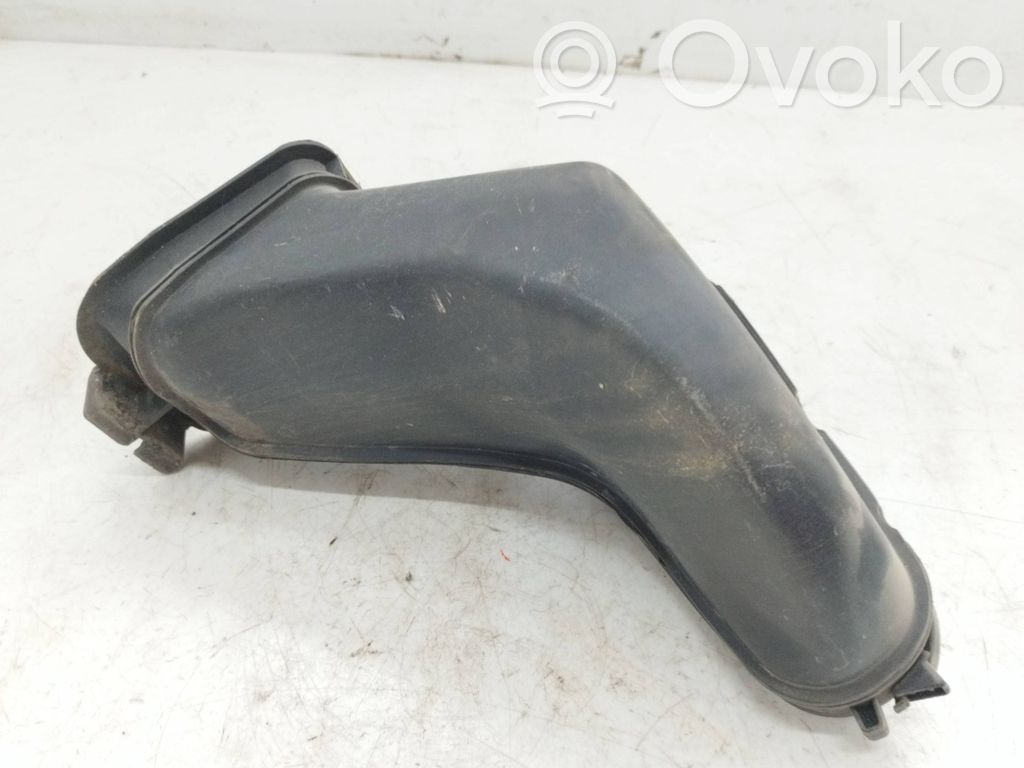 BMW 7 E65 E66 Ilmanoton kanavan osa 