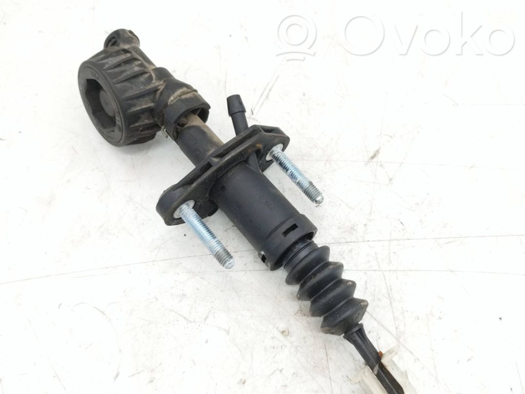 Opel Vectra C Kytkimen pääsylinteri 