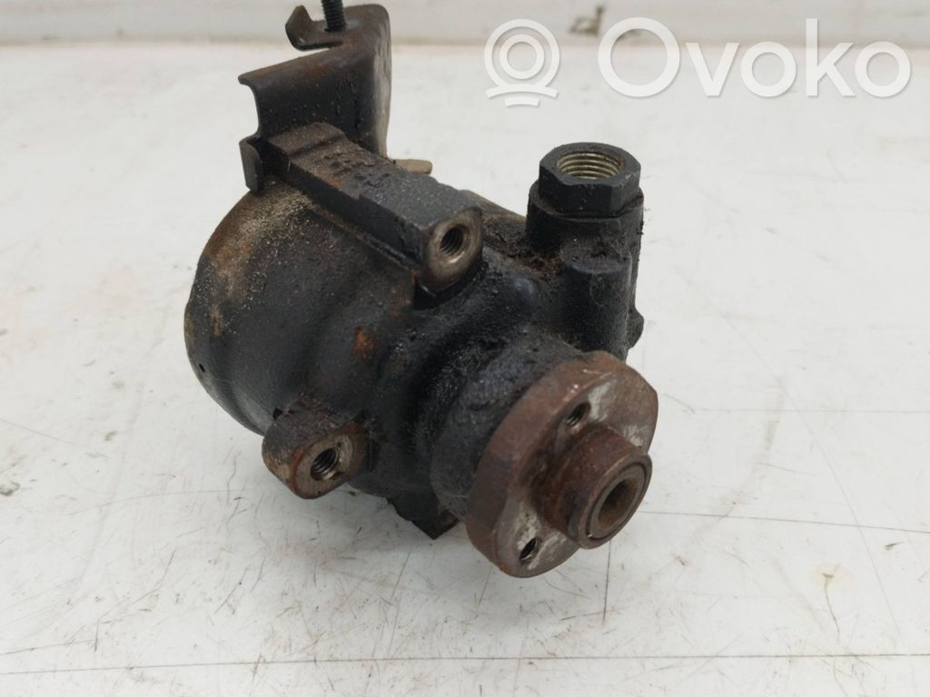 Renault Megane I Power steering pump 