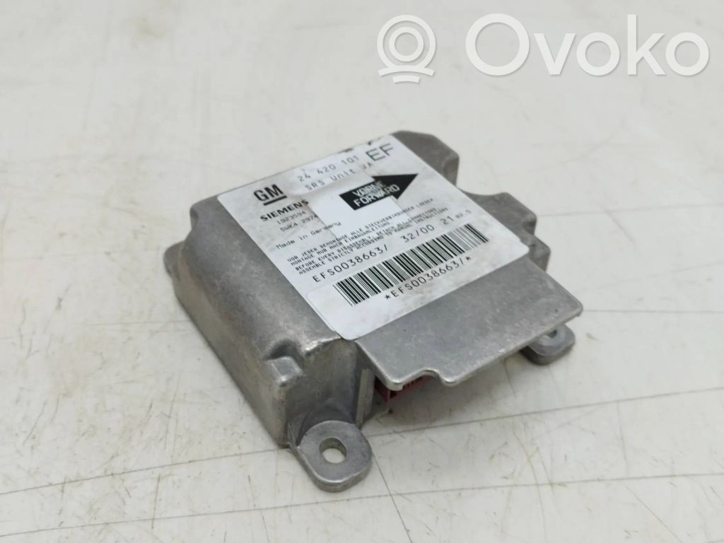 Opel Omega B2 Airbag control unit/module 
