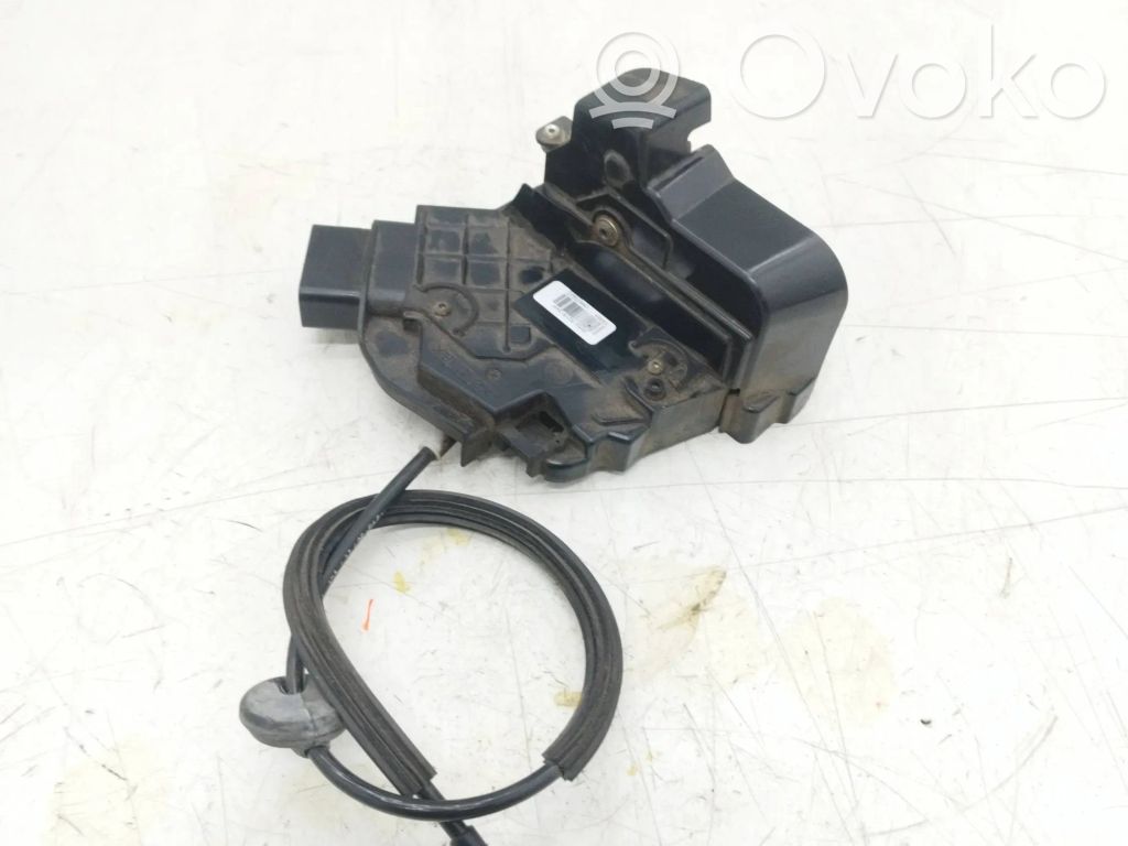 Ford Focus Priekšpusē slēdzene 