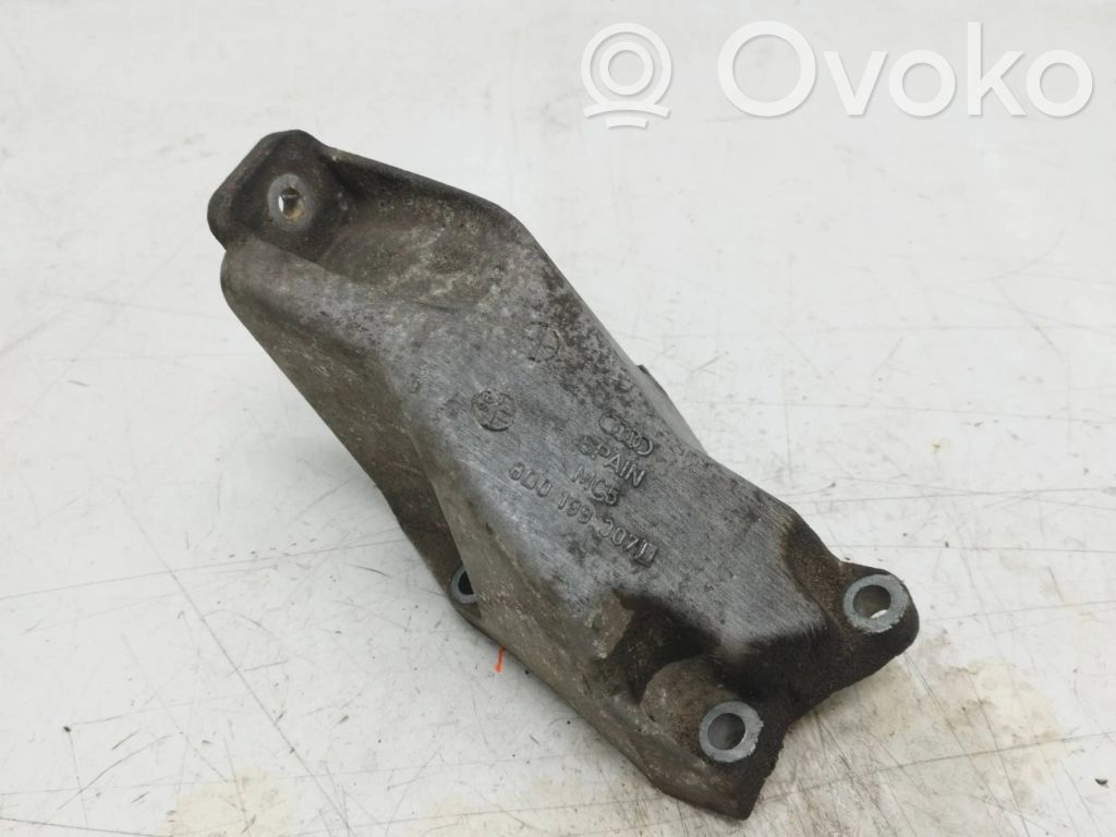 Audi A4 S4 B5 8D Engine mounting bracket 