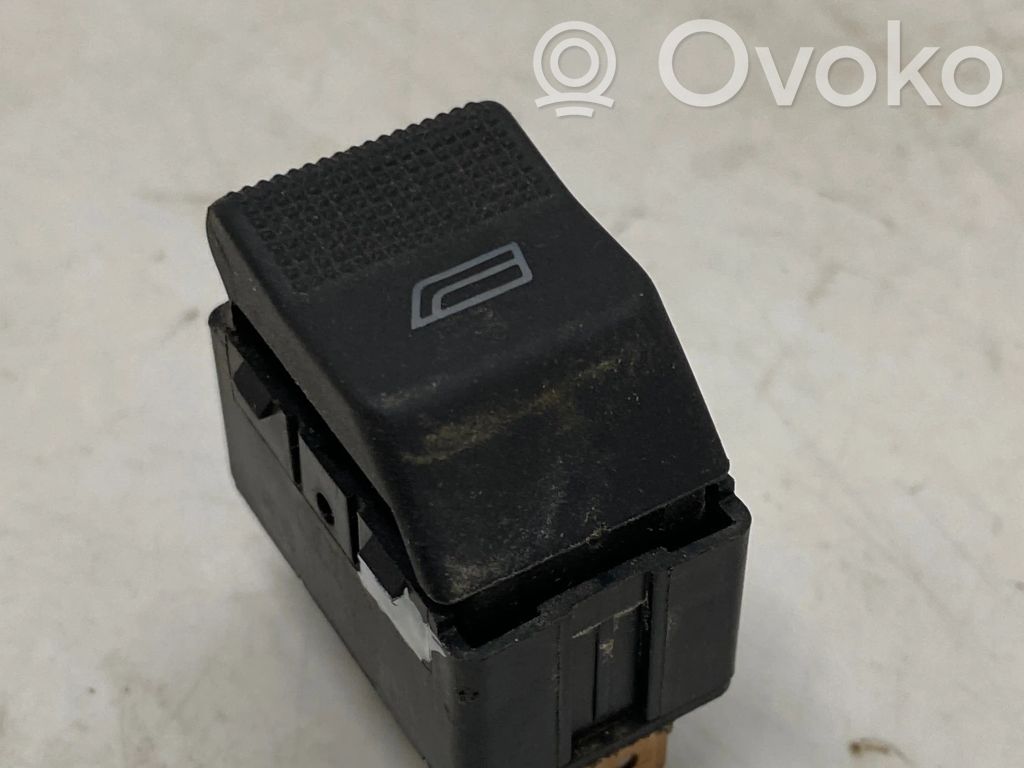 Audi A4 S4 B5 8D Electric window control switch 