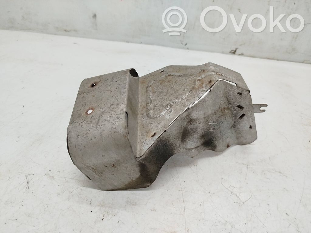 Volkswagen Phaeton Heat shield in engine bay 