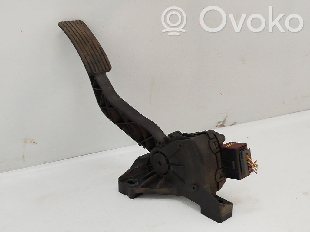 Mitsubishi Colt Accelerator throttle pedal 