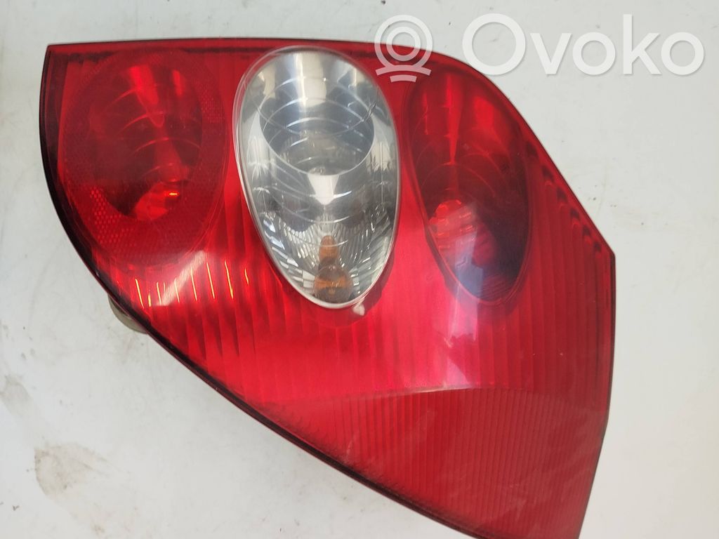 Renault Laguna II Galinis žibintas kėbule 