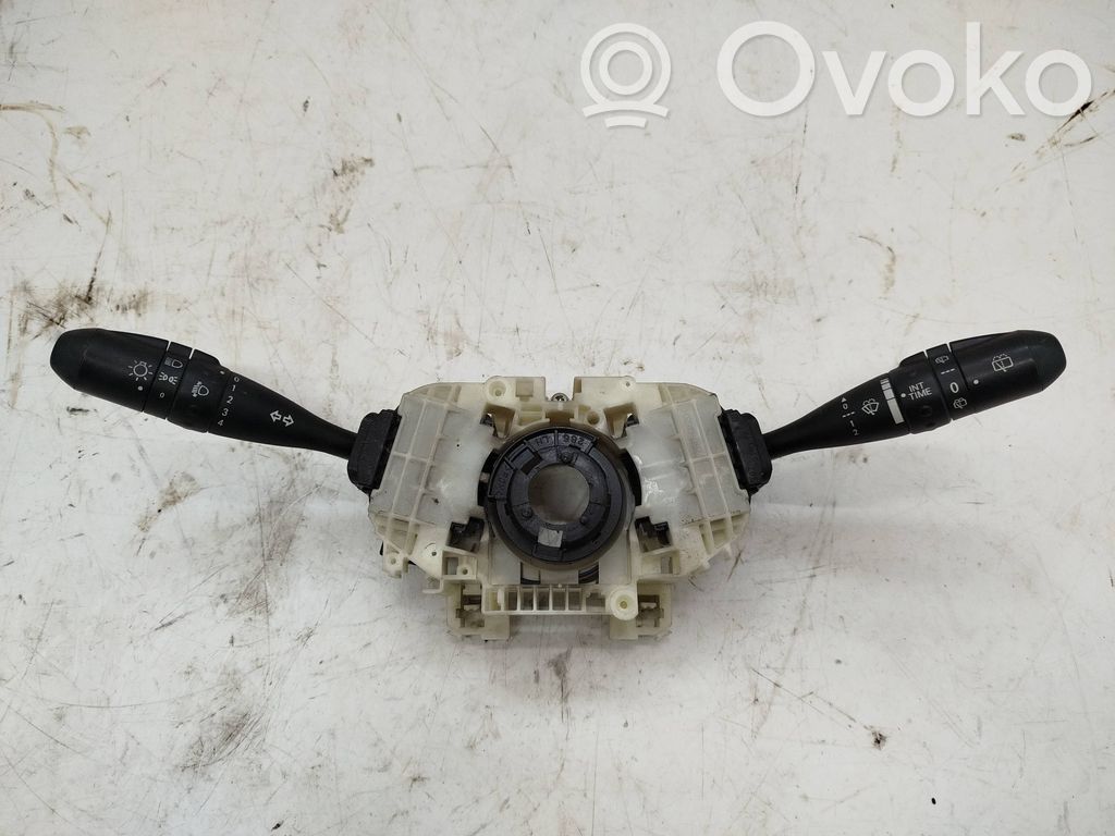 Mitsubishi Colt Interruptor/palanca de limpiador de luz de giro 