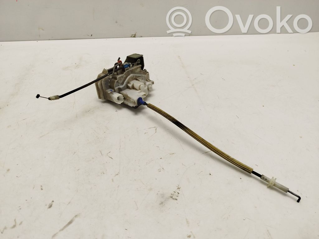 Opel Combo D Front door lock 