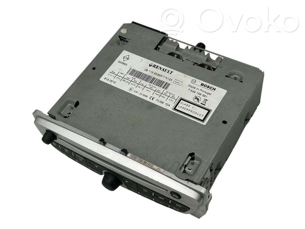 Renault Megane III Panel / Radioodtwarzacz CD/DVD/GPS 