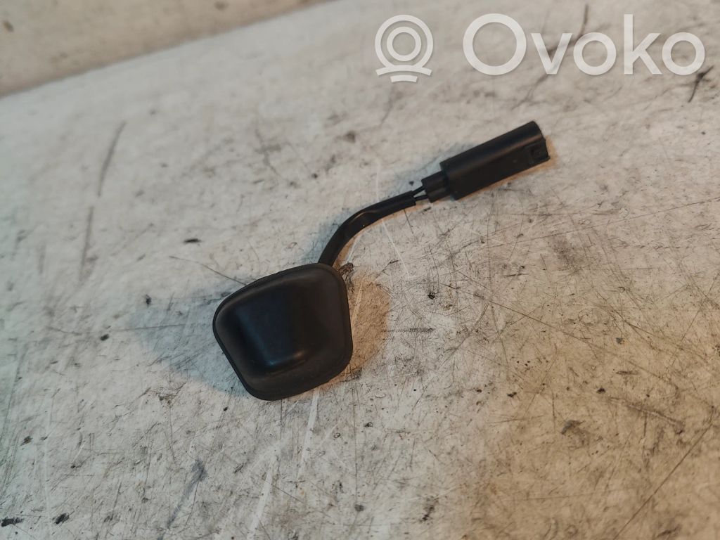 Windshield washer spray nozzle   963658