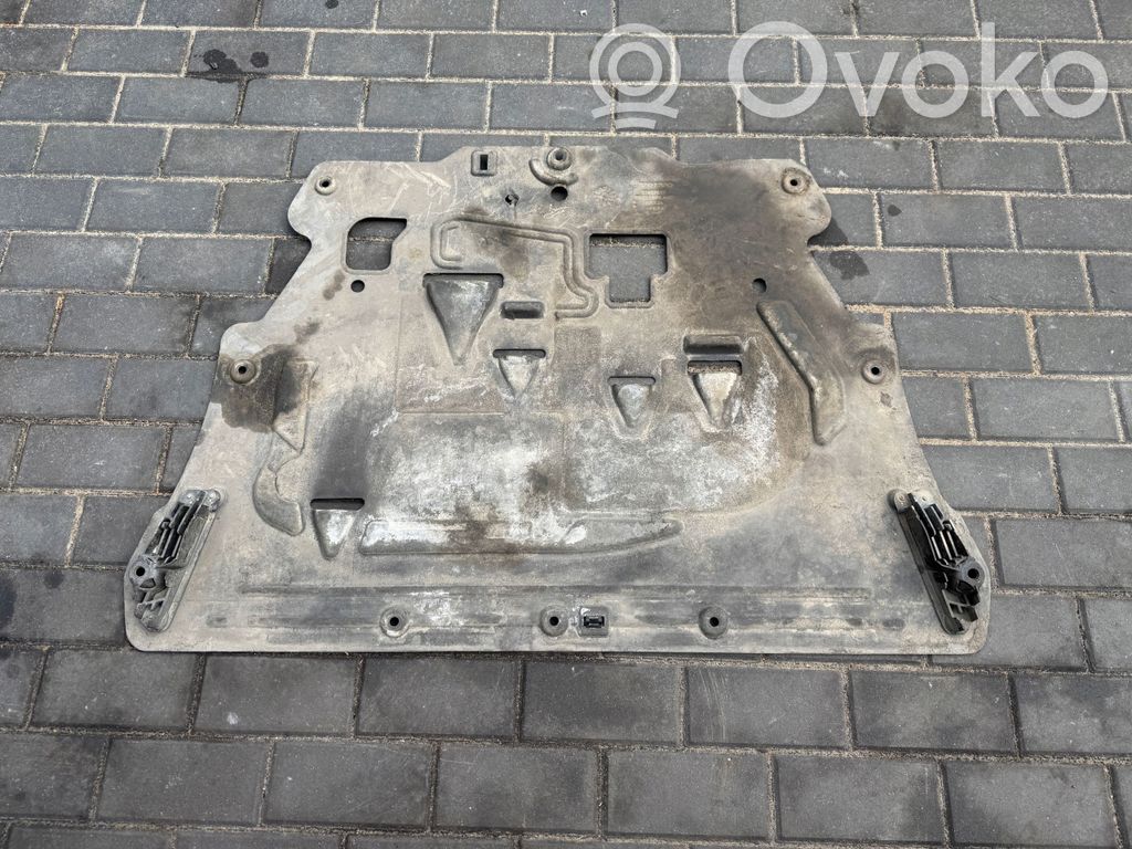 Volvo XC90 Engine splash shield/under tray 