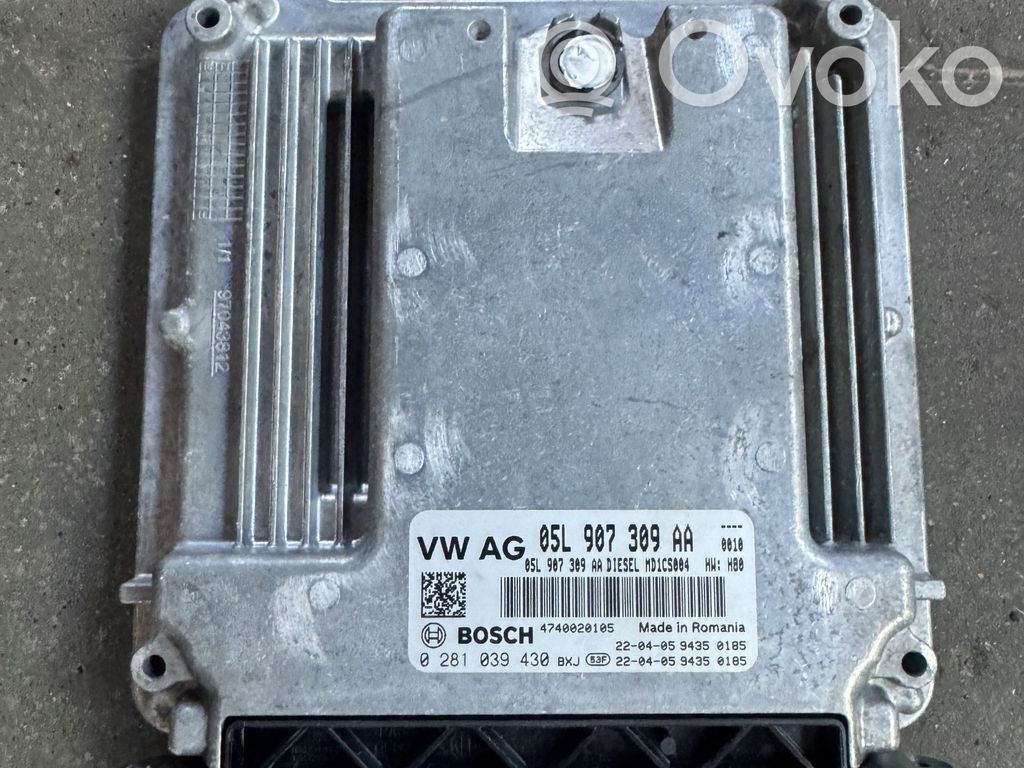 Volkswagen Golf VIII Engine control unit/module 