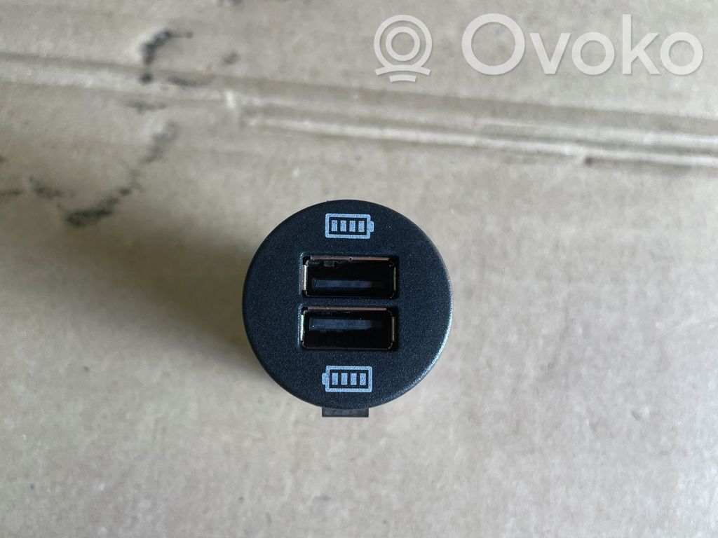 Porsche Cayenne (92A) Priză USB 