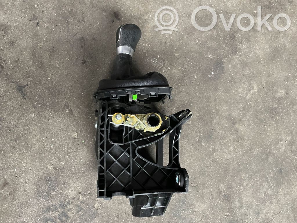 Ford Transit -  Tourneo Connect Vaihteenvalitsimen verhoilu 