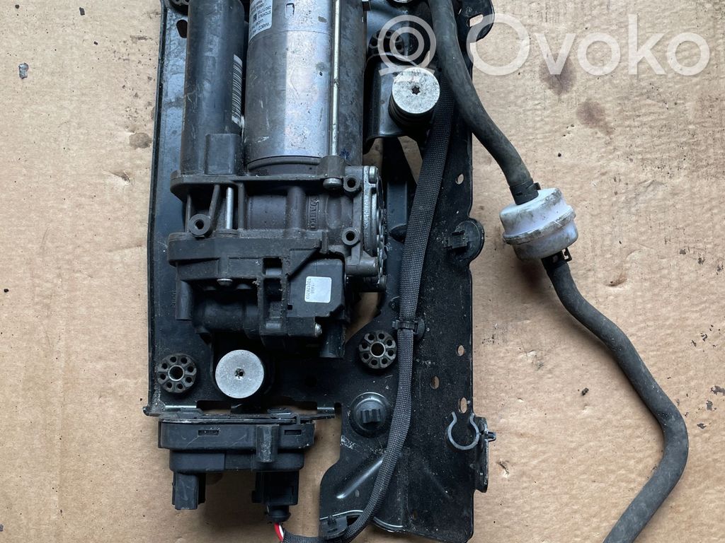 Audi A8 S8 D5 Compresseur / pompe à suspension pneumatique 