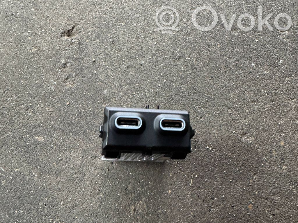 BMW 5 G60 G61 Разъем USB 