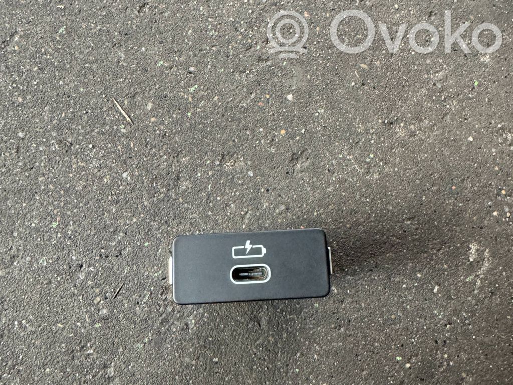 BMW 4 G22 G23 G24 G26 USB socket connector 
