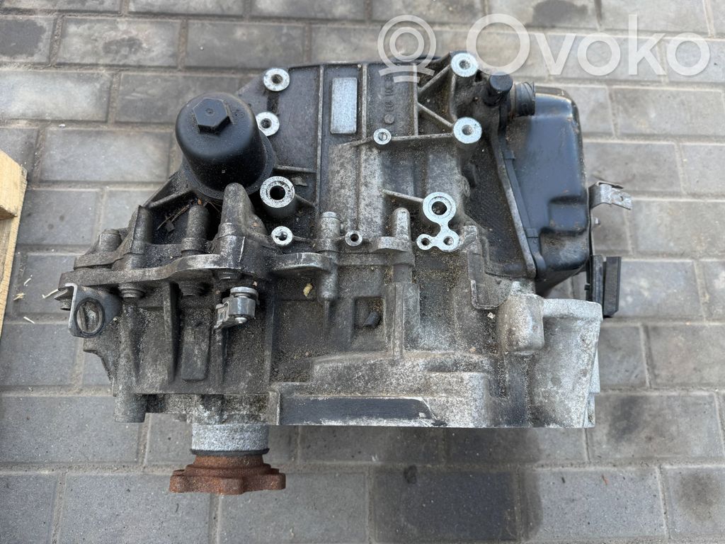 Volkswagen PASSAT B8 Caja de cambios automática 