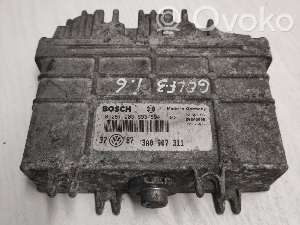 Volkswagen Golf III Engine control unit/module 